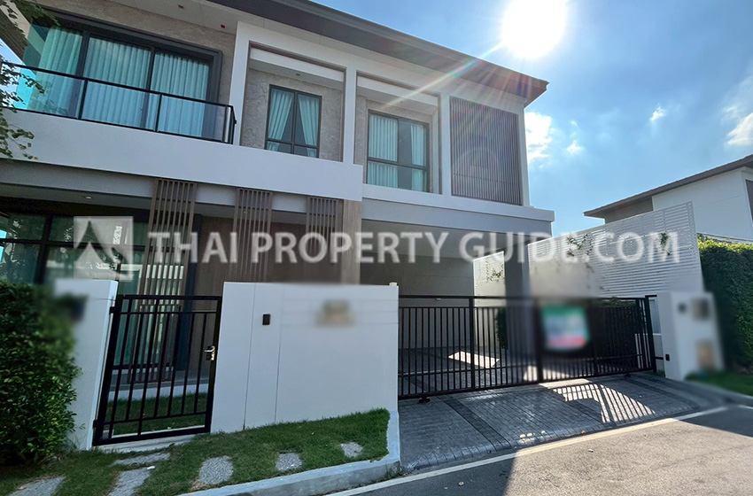 House with Shared Pool in Bangnatrad 